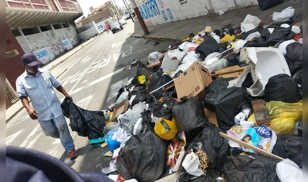 Basura se acumuló por varios días en las calles del Callao. Foto: Jessica Merino/URPI-GLR