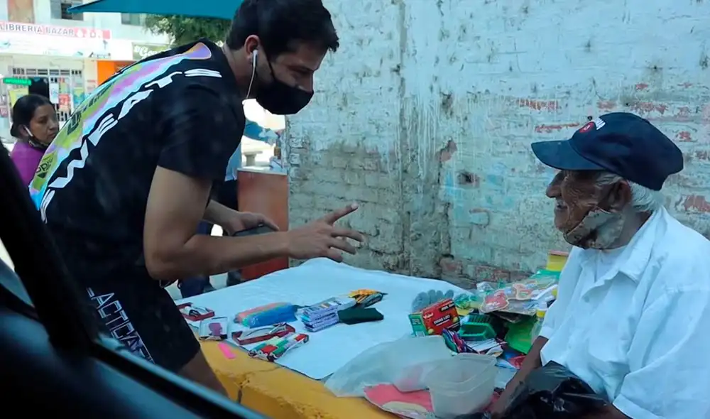 Desliza las imágenes para conocer un poco más sobre este anciano quien fue ayudado cuando más lo necesitaba. Foto: captura de YouTube/Descocaos