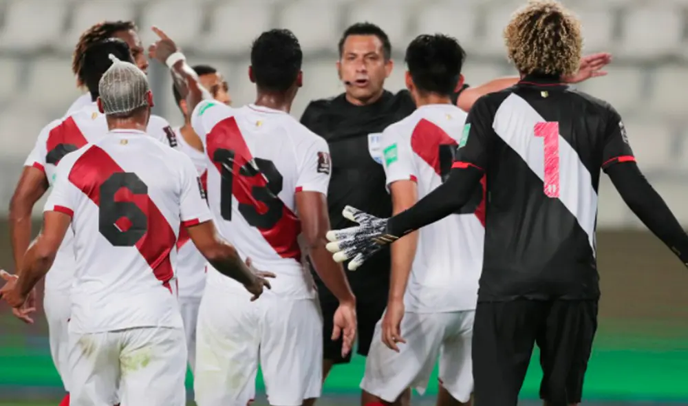 Julio Bascuñán dirigió a Perú ante Brasil en Lima por las Eliminatorias Qatar 2022. Foto: EFE Julio Bascuñán dirigió a Perú ante Brasil en Lima por las Eliminatorias Qatar 2022. Foto: EFE