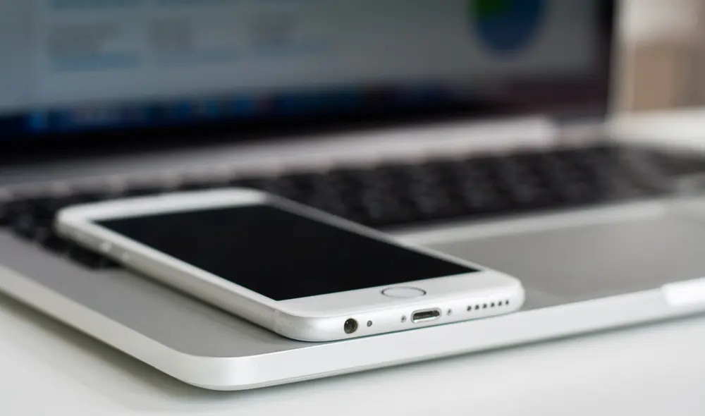 Las futuras MacBook podrían servir como una plataforma de carga inalámbrica para dispositivos Apple. Foto: Pexels