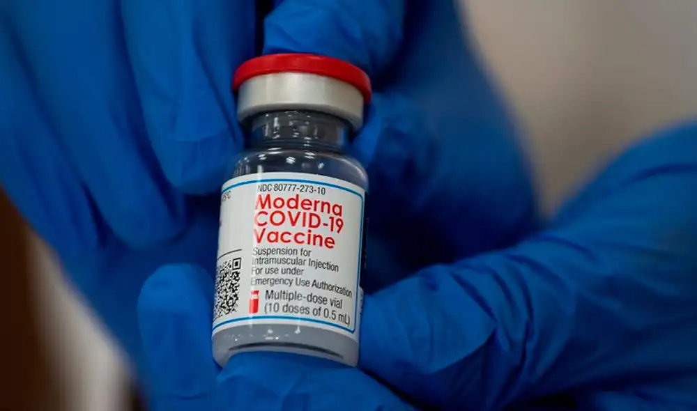 La decisión de la EMA se ha basado en los resultados de un ensayo clínico a 30.000 personas de entre 18 y 94 años que no presentaban signos de infección previa de coronavirus. Foto: EFE La decisión de la EMA se ha basado en los resultados de un ensayo clínico a 30.000 personas de entre 18 y 94 años que no presentaban signos de infección previa de coronavirus. Foto: EFE