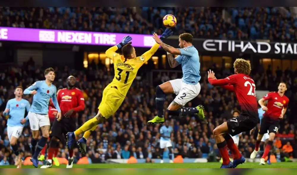 Manchester United vs Manchester City juegan a las 2.45 p. m. (hora peruana). Foto: EFE