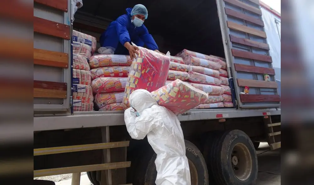Entre los alimentos entregados figuran conserva de pescado, arroz, hojuela de kiwicha y otros. Foto: Qali Warma Entre los alimentos entregados figuran conserva de pescado, arroz, hojuela de kiwicha y otros. Foto: Qali Warma