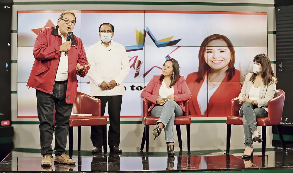 En suspenso. 24 listas de candidatos al Congreso por el APRA aguardan el pronunciamiento del jurado para inscribirse. Foto: Antonio Melgarejo/La República