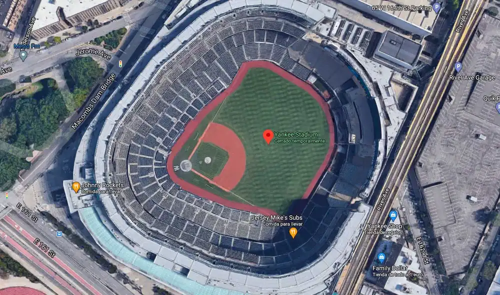 Desliza las imágenes para ver cómo luce el estadio donde Adam Sandler filmó la comedia Anger Management. Foto: captura de Google Maps