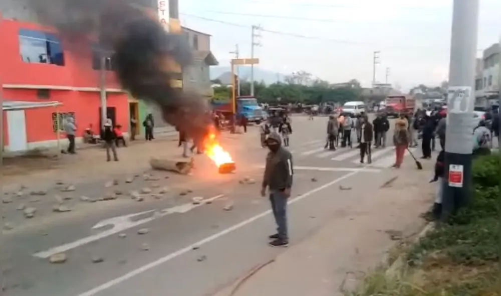 Manifestantes exigen una respuesta inmediata a sus reclamos. Foto: captura de vídeo de Facebook/Despedidos Pucalá