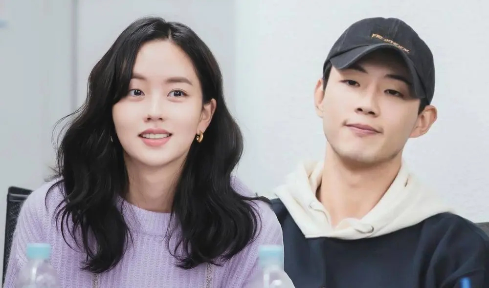 Kim Soo Hyun y Ji Soo en lectura del guion de River where the moon rises. Foto: Soompi