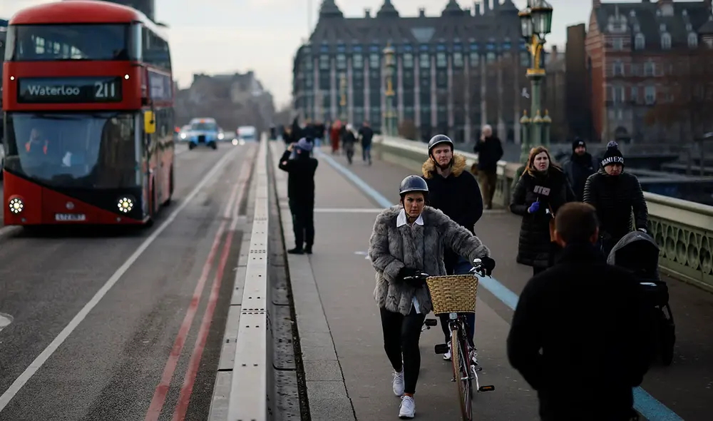 Más de 2,8 millones de personas han sido diagnosticadas con el coronavirus SARS-CoV-2 en Reino Unido. Foto: AFP
