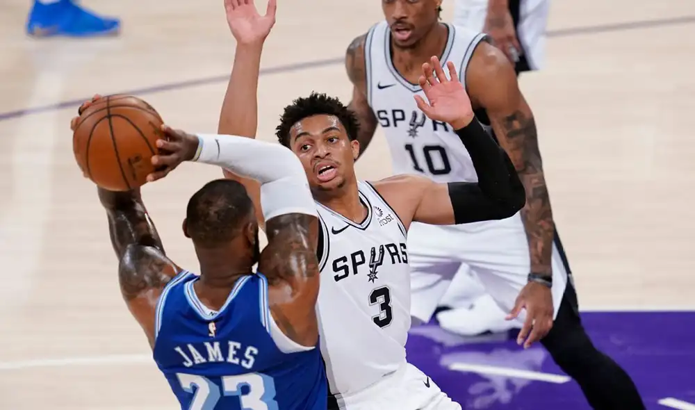 Pese a los 27 puntos anotados por LeBron James, los Lakers no pudieron quedarse con el triunfo. Foto: ESPN