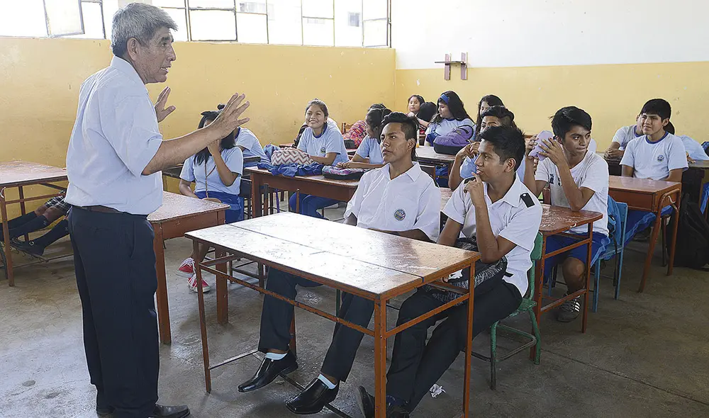 Primera línea. Maestros cumplen una tarea prioritaria. Foto: difusión