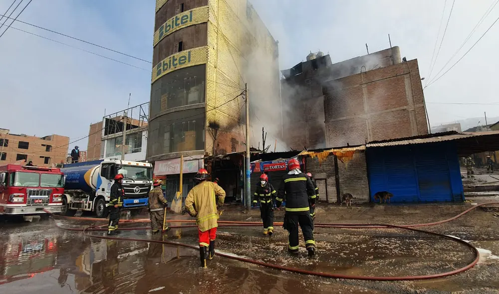 Incendio en Ventanilla logró ser controlado tras una hora de labores.Foto: Vanessa Trebejo / URPI-GLR