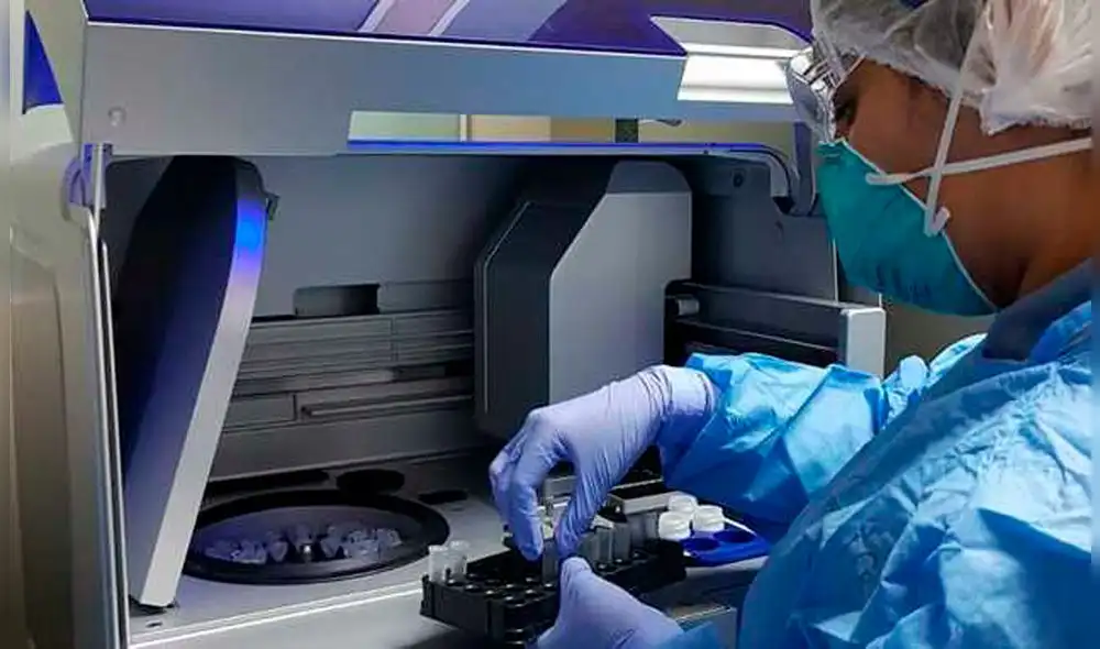 Regiones recibieron extractor automatizado y un termociclador. Foto: Minsa.