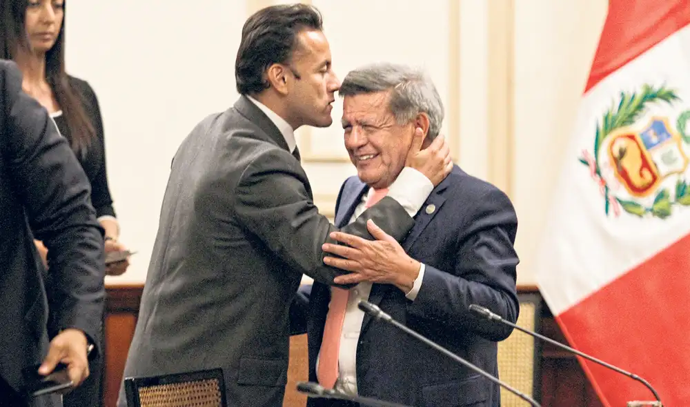 Richard Acuña, excongresista e hijo de César Acuña, mostró apoyo a su padre mediante su red social. Foto: Jorge Cerdán/La República