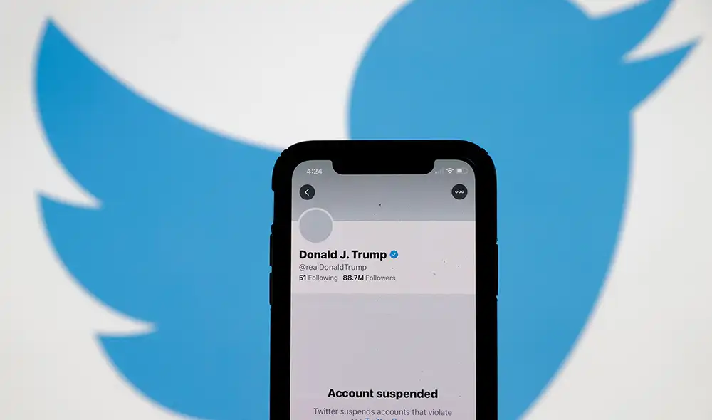 Twitter se había resistido durante mucho tiempo a la presión de interrumpir la cuenta de Trump. Foto: AFP Twitter se había resistido durante mucho tiempo a la presión de interrumpir la cuenta de Trump. Foto: AFP