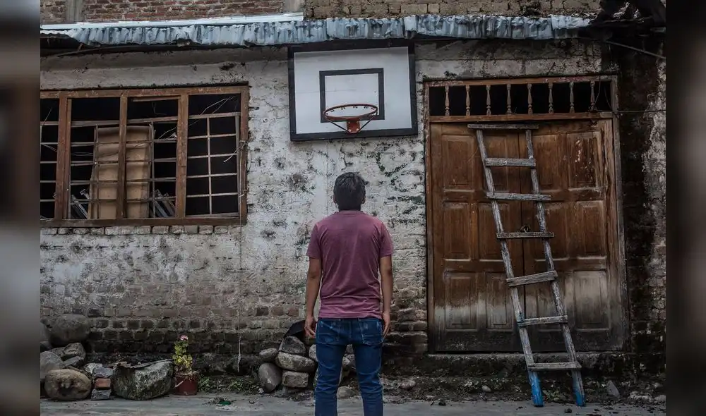 "Lucho" es un mochilero que estuvo preso en el penal de Andahuaylas.
Terminó la secundaria en ese lugar.