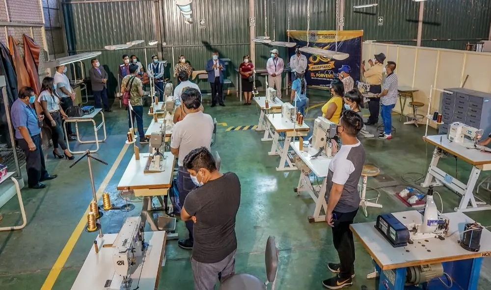 Centro cuenta con15 máquinas especializadas para la confección de calzado.  Foto: Prensa El Porvenir