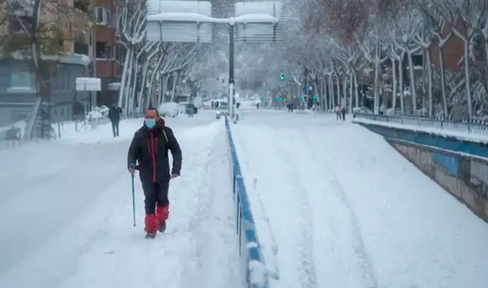 “El compromiso mostrado por los trabajadores de la salud es un ejemplo de solidaridad y dedicación”, señaló el ministro de Salud español, Salvador Illa. Foto: Pacific Press
