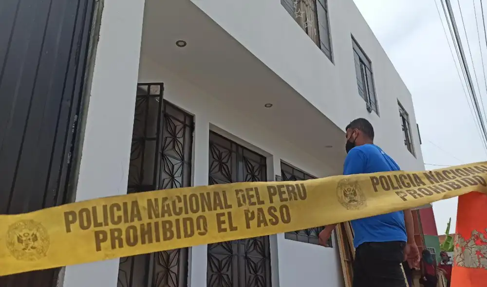 Peritos en Criminalística llegaron hasta la casa donde encontraron los cadáveres. Foto: Karla Cruz/URPI - GLR Peritos en Criminalística llegaron hasta la casa donde encontraron los cadáveres. Foto: Karla Cruz/URPI - GLR