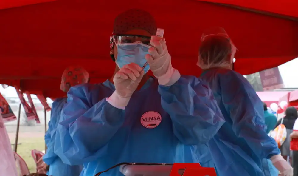 Privados fueron autorizados de comercializar vacunas contra COVID-19 pero no podrán vender las mismas que adquiera el Estado. Foto: Minsa Privados fueron autorizados de comercializar vacunas contra COVID-19 pero no podrán vender las mismas que adquiera el Estado. Foto: Minsa