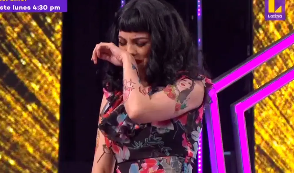 La joven no pudo contener las lágrimas. Ella recordó problemas familiares afrontados durante la pandemia. Foto: captura de Latina