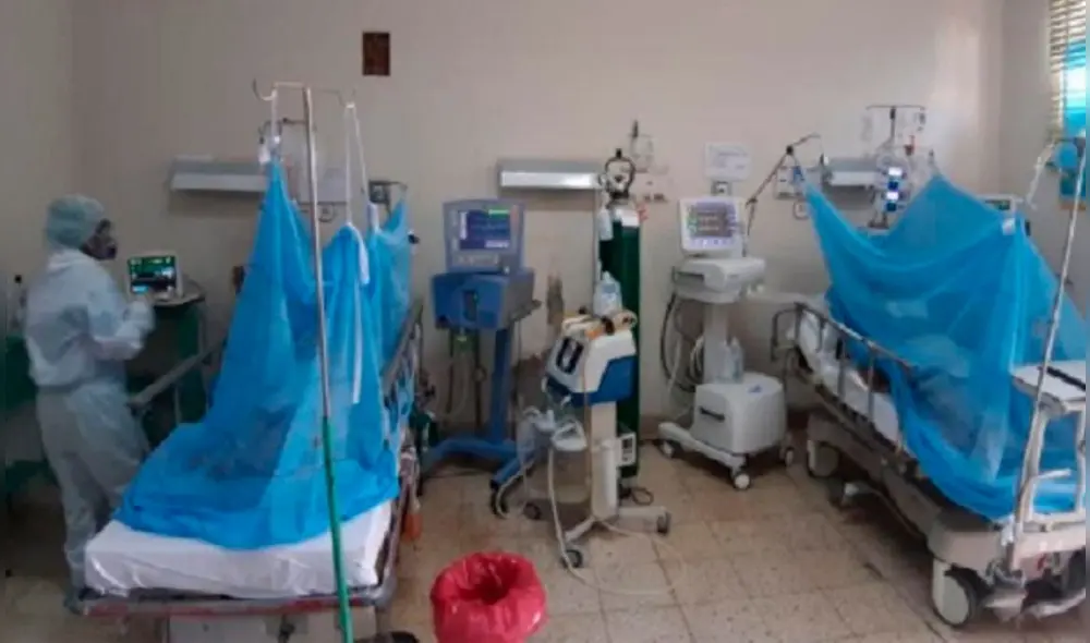 Algunos pacientes del HAAA se encuentran luchando contra dos enfermedades letales a la vez: la COVID-19 y el dengue. Foto: Andina