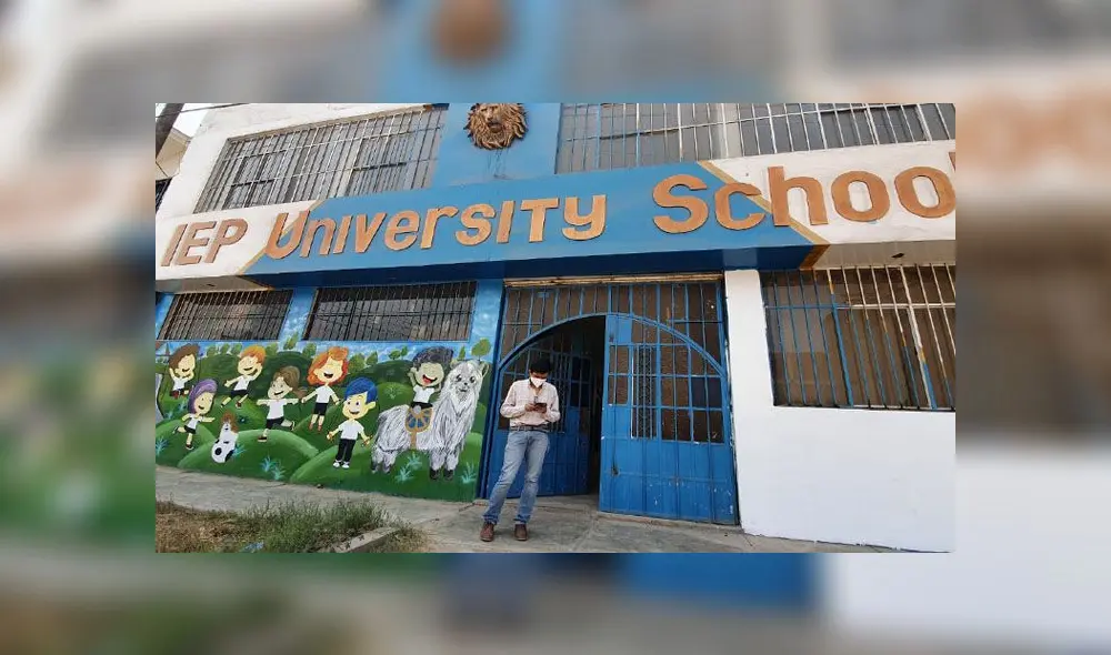 El dueño del local denunció que rompieron las ventanas para entrar al colegio. Foto: Vanessa Trebejo / URPI-GLR