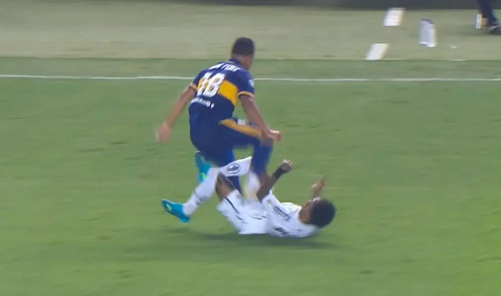 Frank Fabra cometió descalificadora falta sobre Marinho en el Boca-Santos por las semifinales de Copa Libertadores 2020-21. Foto: captura ESPN