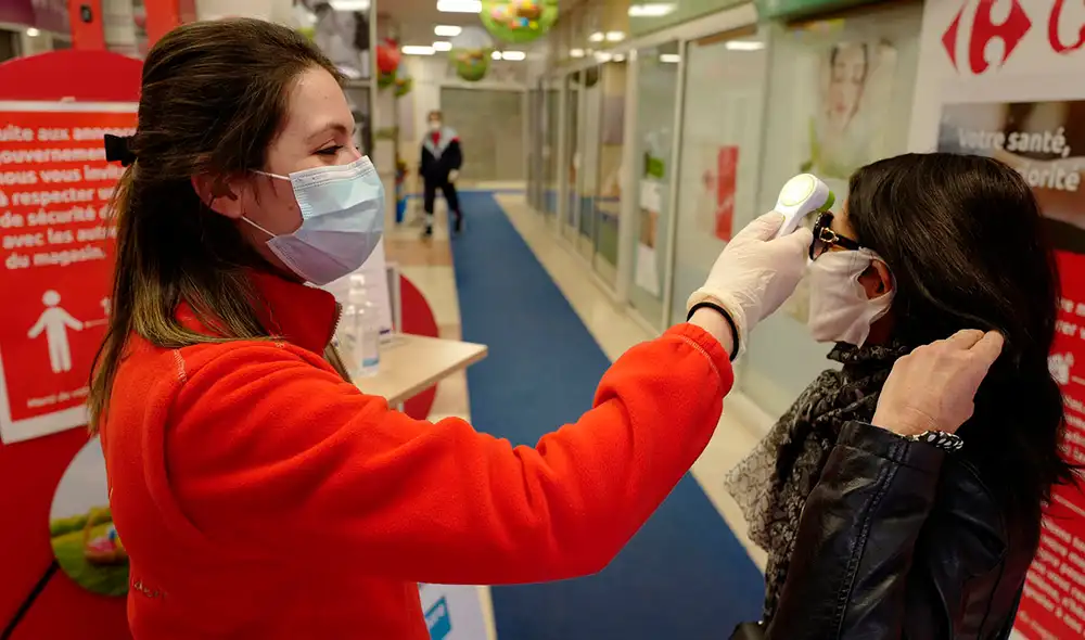 Gobierno de Francia estable toque de queda a partir de las 6. 00 p. m. en todo el territorio. Foto: AFP