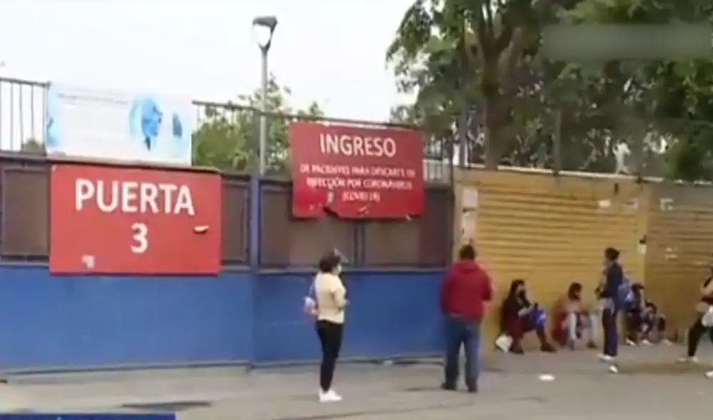 Familiares están a la espera de información sobre sus parientes hospitalizados. Foto: captura de Canal N Familiares están a la espera de información sobre sus parientes hospitalizados. Foto: captura de Canal N