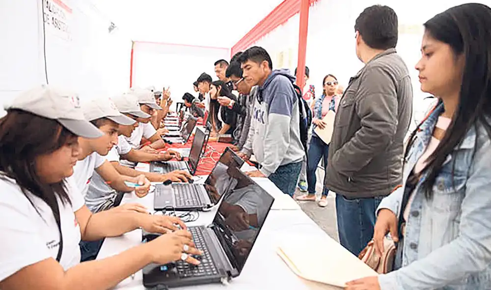Derechos. Los trabajadores del sector estatal requieren gozar de mejores beneficios. Foto: difusión