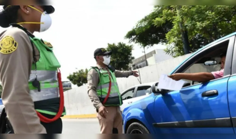 El Gobierno peruano hizo oficial el reglamento para que las personas que laboren en sectores esenciales generen un permiso laboral. Foto: La República