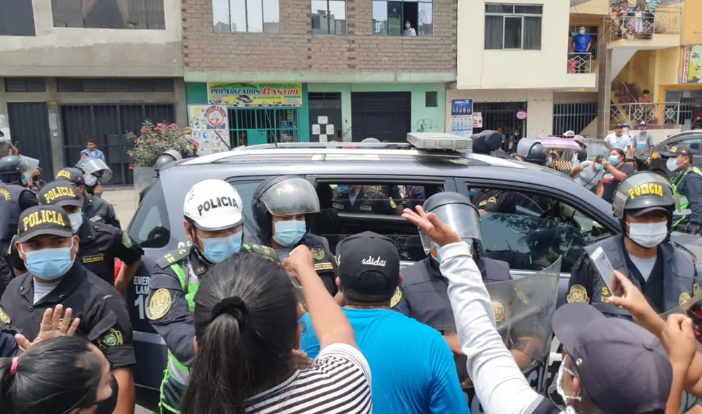 Aún no se han acercado las autoridades de la Municipalidad de Santa Anita para frenar esta protesta. Foto: Johann Klug/URPI-GLR Aún no se han acercado las autoridades de la Municipalidad de Santa Anita para frenar esta protesta. Foto: Johann Klug/URPI-GLR