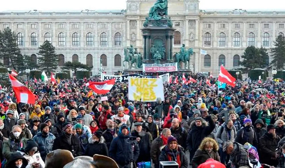 Austria ha registrado más de 7.000 muertes desde que comenzó la pandemia en marzo, y la incidencia acumulada en siete días, tras casi un mes de confinamiento, sigue siendo alta. Foto: AFP Austria ha registrado más de 7.000 muertes desde que comenzó la pandemia en marzo, y la incidencia acumulada en siete días, tras casi un mes de confinamiento, sigue siendo alta. Foto: AFP