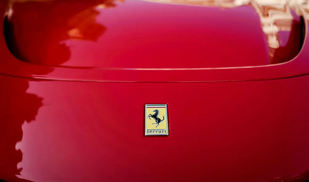 El Maranello Motorsport es el nombre del local de Ferrari en Caracas, Venezuela. Foto: AFP