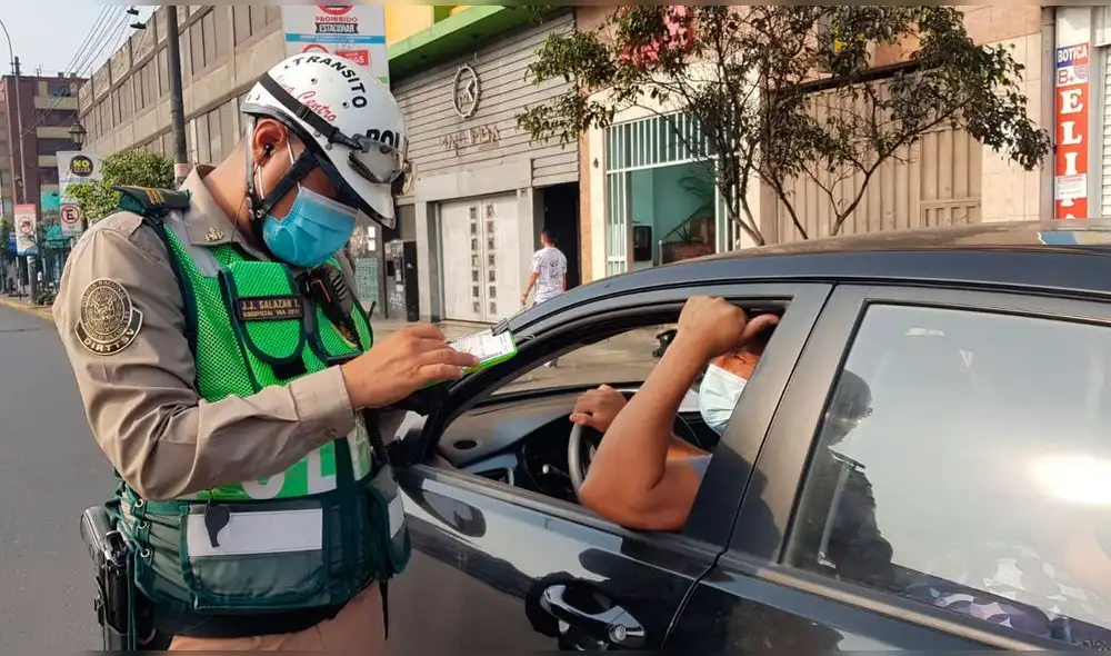 PNP instó a la ciudadanía a respetar las normas impuestas por el Gobierno. Foto: Maria Pia Ponce / URPI - GLR PNP instó a la ciudadanía a respetar las normas impuestas por el Gobierno. Foto: Maria Pia Ponce / URPI - GLR