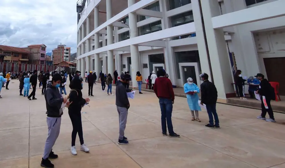 Las pruebas a los postulantes se realizaron en el estadio Inca Garcilaso de la Vega. Foto: Unsaac Las pruebas a los postulantes se realizaron en el estadio Inca Garcilaso de la Vega. Foto: Unsaac