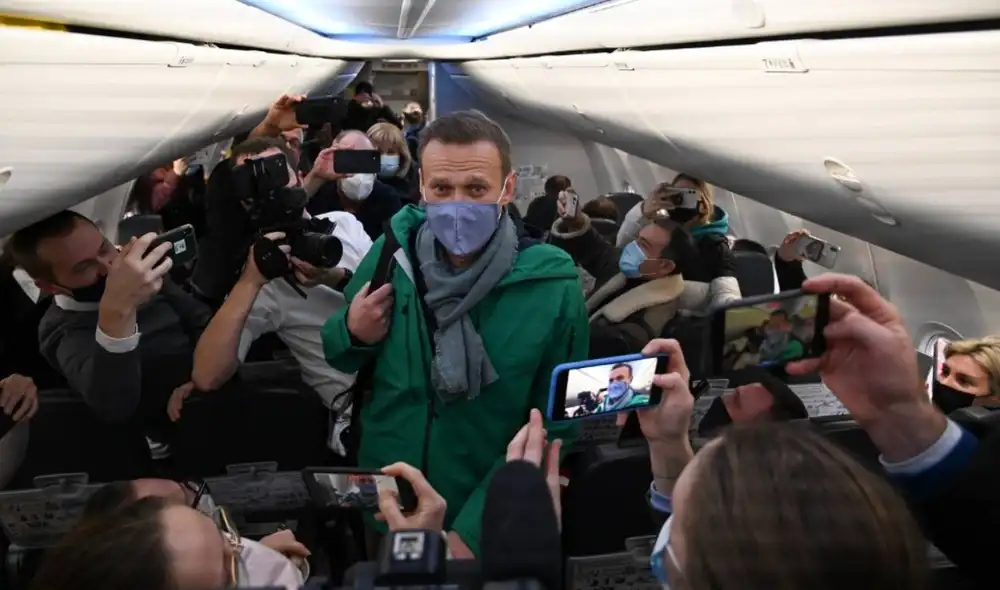 Alexei Navalny fue interceptado por agentes de la Policía en el aeropuerto Sheremétievo de Moscú. Foto: AFP