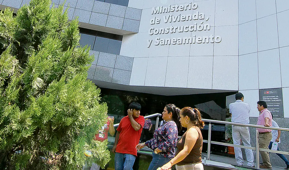 Ministerio de vivienda. Un trabajador falleció tras ser contagiado de COVID-19 en la institución. Foto: Virgilio Grajeda / La República