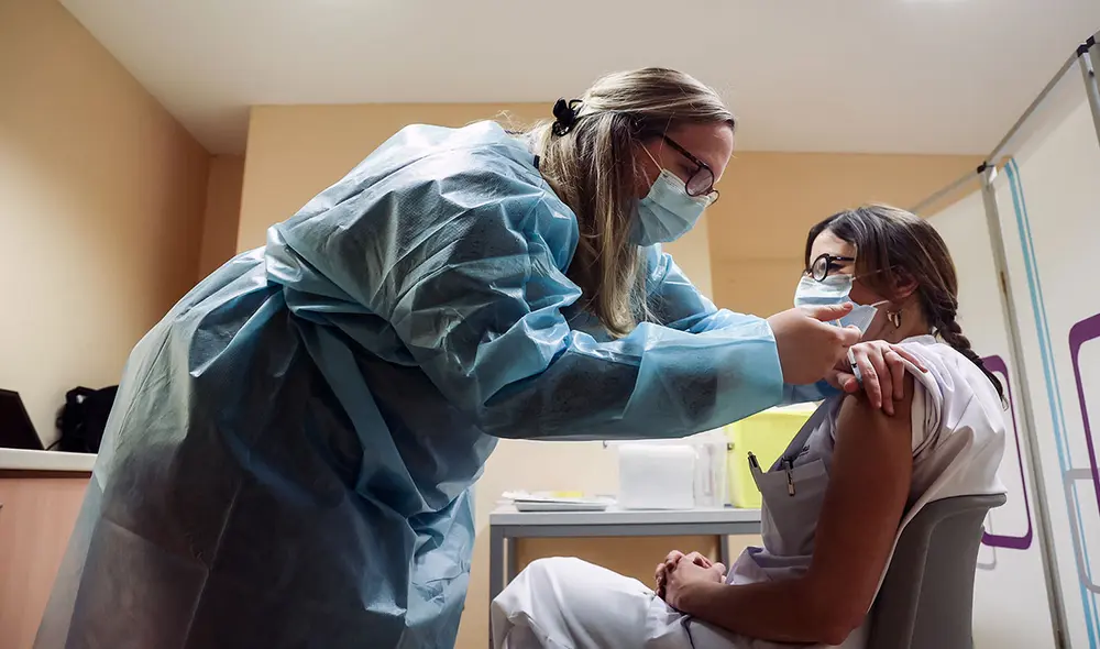 Las vacunas desarrolladas por Pfizer/BioNTech son las más utilizadas en América del Norte, Europa, Israel y países del Golfo. Foto: AFP Las vacunas desarrolladas por Pfizer/BioNTech son las más utilizadas en América del Norte, Europa, Israel y países del Golfo. Foto: AFP