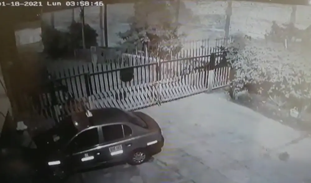 Sujeto ingresó a vivienda mientras miembros de la familia dormían. Foto: captura de cámaras de seguridad