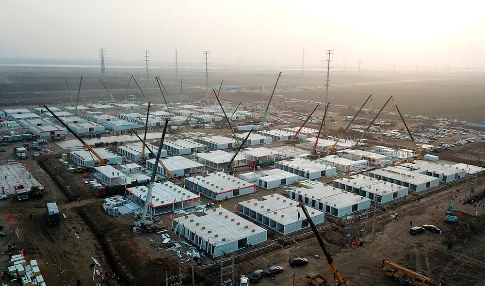 China avanza en la construcción de este gran centro de cuarentena contra el coronavirus situado en la ciudad de Shijiazhuang. Foto: AFP