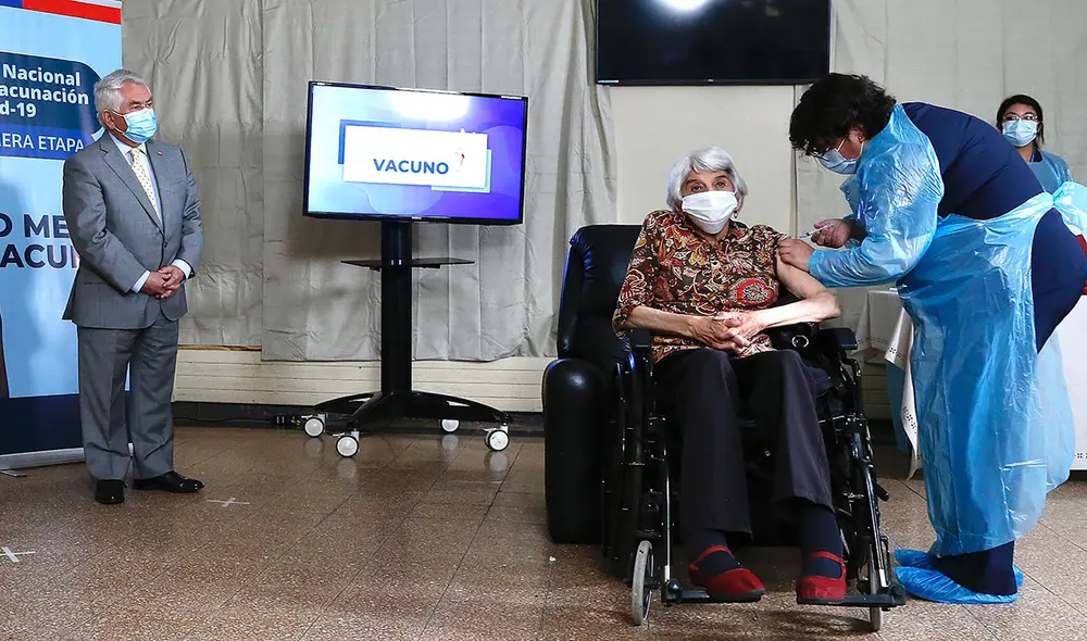 Chile ya inició la vacunación masiva contra el coronavirus en la tercera edad. Foto: AFP Chile ya inició la vacunación masiva contra el coronavirus en la tercera edad. Foto: AFP