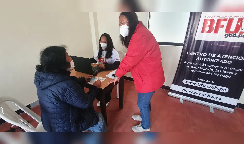 Continúa la entrega de los 760 soles para aquellas personas que resultaron beneficiarias. Conoce hasta cuándo puedes cobrar el bono universal. Foto: URPI - GLR