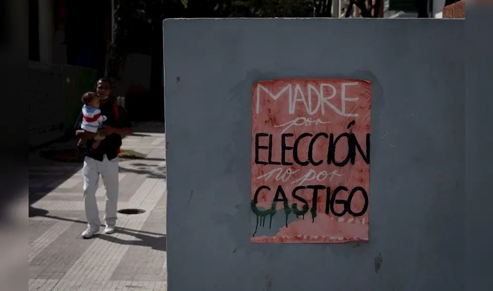 Una niña de 13 años que era abusada sexualmente por un vecino interrumpió de manera voluntaria un embarazo de 12 semanas e inició el debate sobre la despenalización del aborto en Venezuela. Foto: EFE