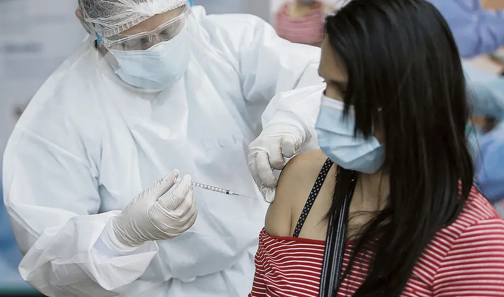 Ensayos. La vacuna de la farmacéutica china ha sido probada en el Perú, en más de 12 mil voluntarios. Los resultados serán divulgados próximamente. Foto: Antonio Melgarejo/La República Ensayos. La vacuna de la farmacéutica china ha sido probada en el Perú, en más de 12 mil voluntarios. Los resultados serán divulgados próximamente. Foto: Antonio Melgarejo/La República