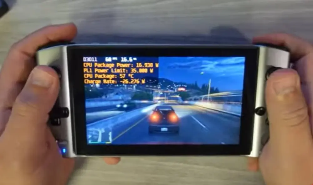 Este dispositivo portátil viene con Windows 10, un teclado Qwerty y puede correr juegos modernos a 60 cuadros por segundo. Foto: captura The Phawx/YouTube