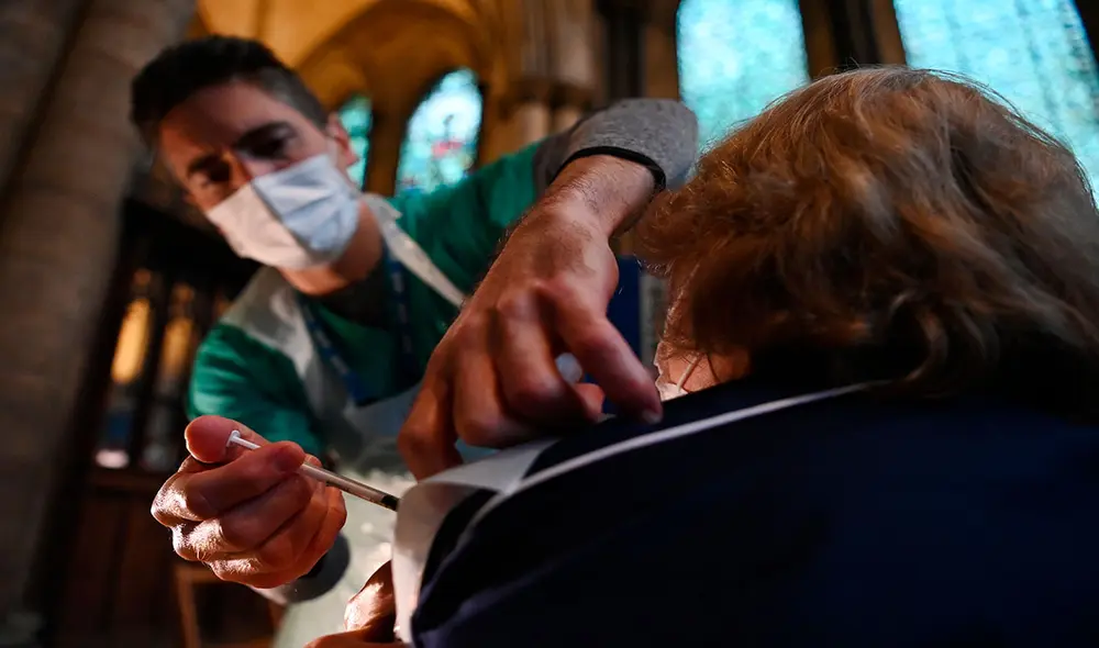 A pesar de que en territorio británico llevan semanas en una campaña de vacunación contra la COVID-19, un nuevo estudio comprueba el incremento de la incidencia acumulada. Foto: EFE A pesar de que en territorio británico llevan semanas en una campaña de vacunación contra la COVID-19, un nuevo estudio comprueba el incremento de la incidencia acumulada. Foto: EFE