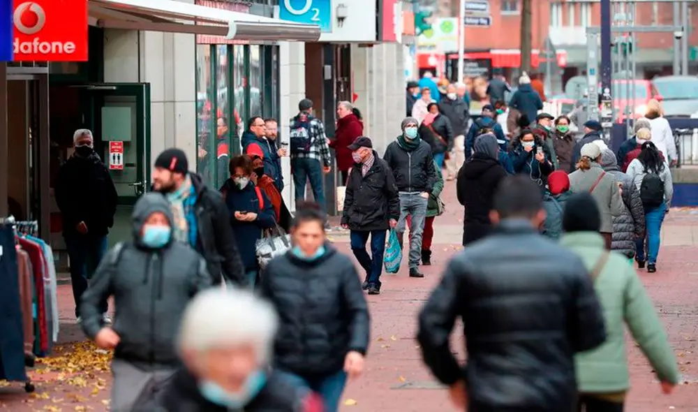 En las últimas 24 horas en Alemania, se verificaron 7.141 nuevos casos de la COVID-19 y 214 muertes, las menores cifras en semanas. Foto: EFE