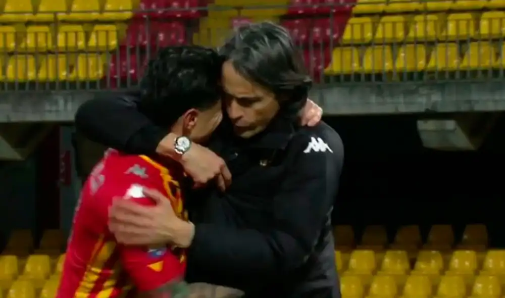 Lapadula junto a Filippo Inzagui, histórico goleador italiano. Foto: captura de ESPN