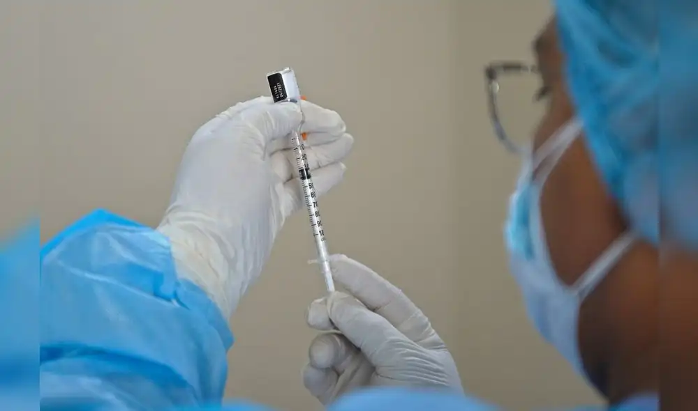 La trabajadora era encargada de las relaciones públicas del hospital quiteño Carlos Andrade Marín, el más grande del IESS. Foto: AFP